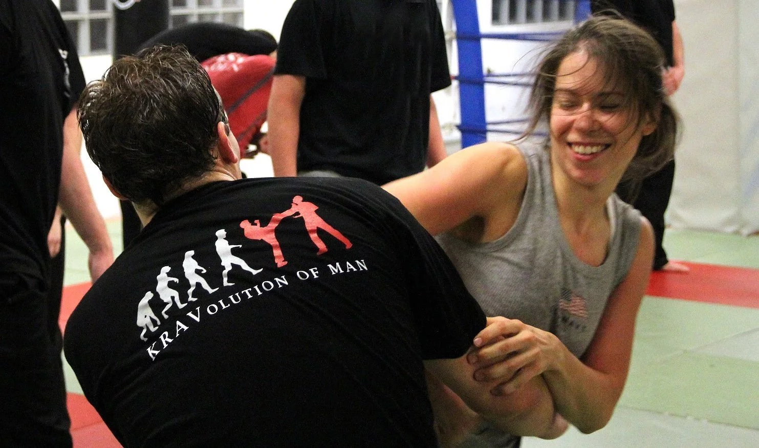 Krav Maga KRAVolution Selbstverteidigung für Erwachsene Krav Maga KRAVolution Selbstverteidigung für Erwachsene
