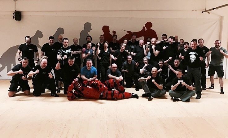 Mixed Seminar zum Thema Military Knife Fighting & Krav Maga Defens Gruppe