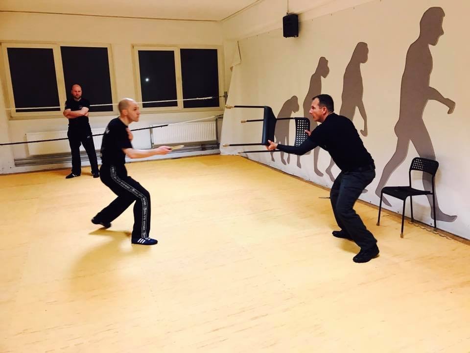 Mixed Seminar zum Thema Military Knife Fighting & Krav Maga Defenses Distanz