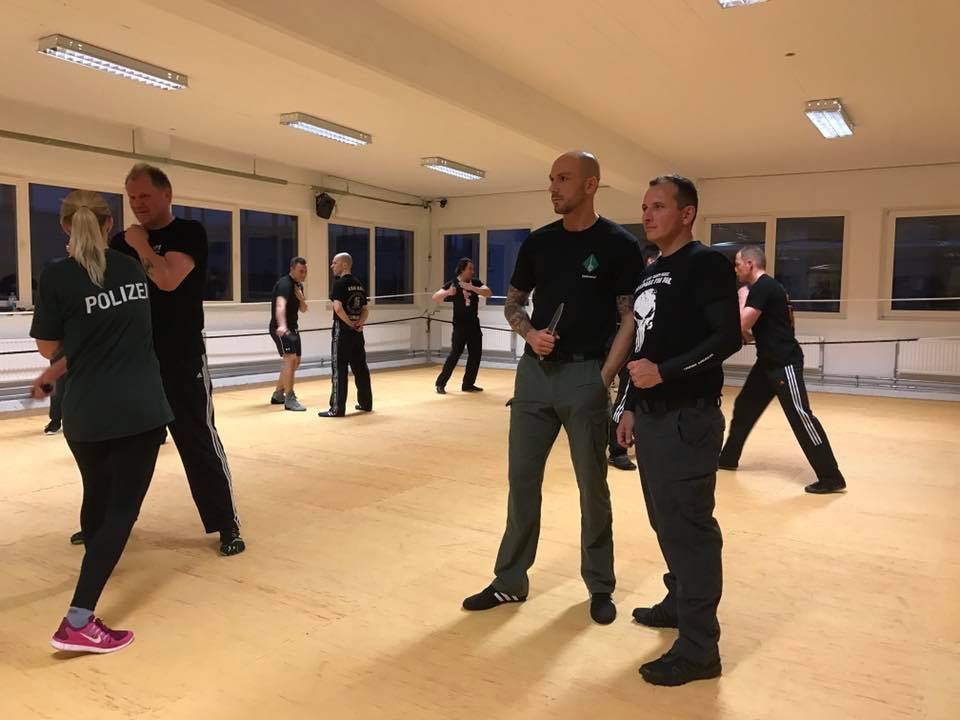 Mixed Seminar zum Thema Military Knife Fighting & Krav Maga Defenses - Instructoren