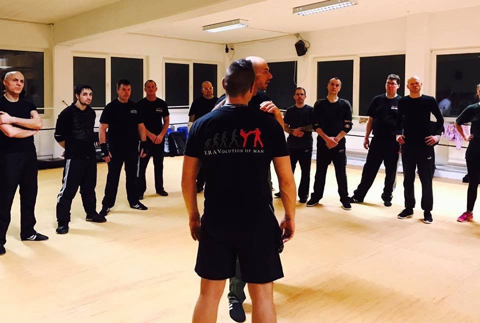 Mixed Seminar zum Thema Military Knife Fighting & Krav Maga Defenses - Sicherheit geht vor