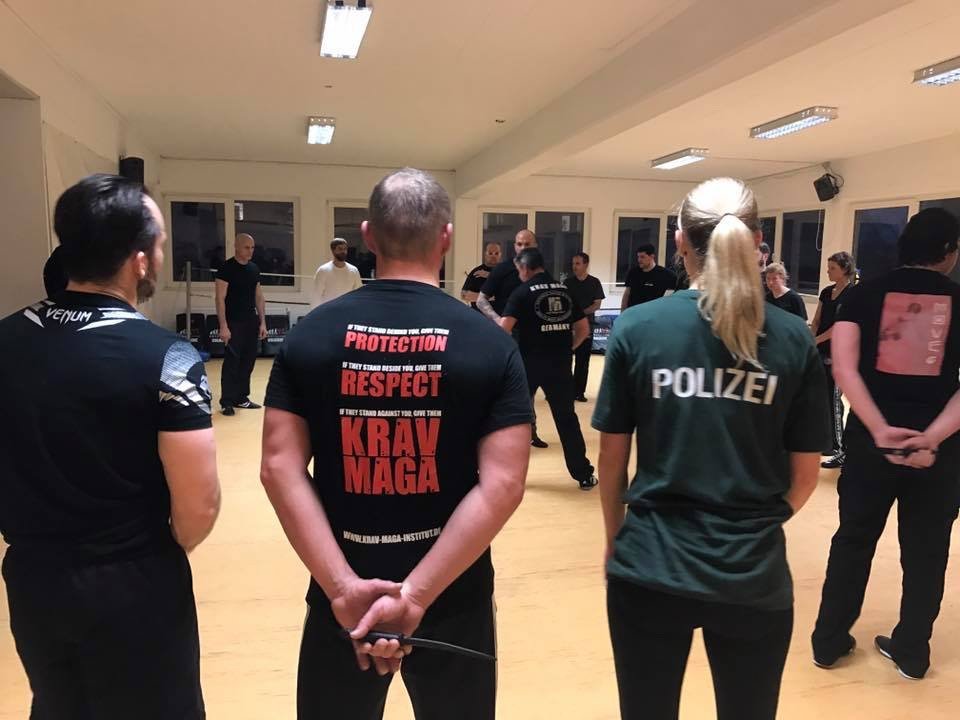 Mixed Seminar zum Thema Military Knife Fighting & Krav Maga Defenses - vorführung 4