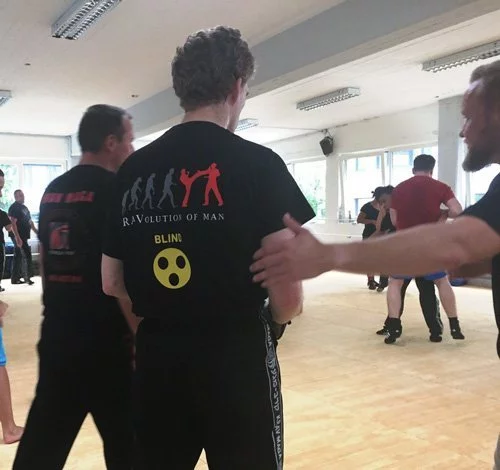 KRAVolution Krav Maga Selbstverteidigung für Blinde KRAVolution Krav Maga Selbstverteidigung für Blinde