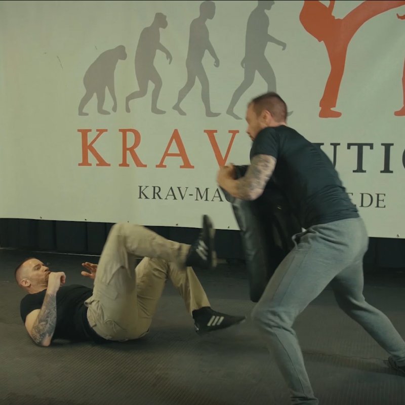 Krav Maga selfdefense Verteidigung am Boden